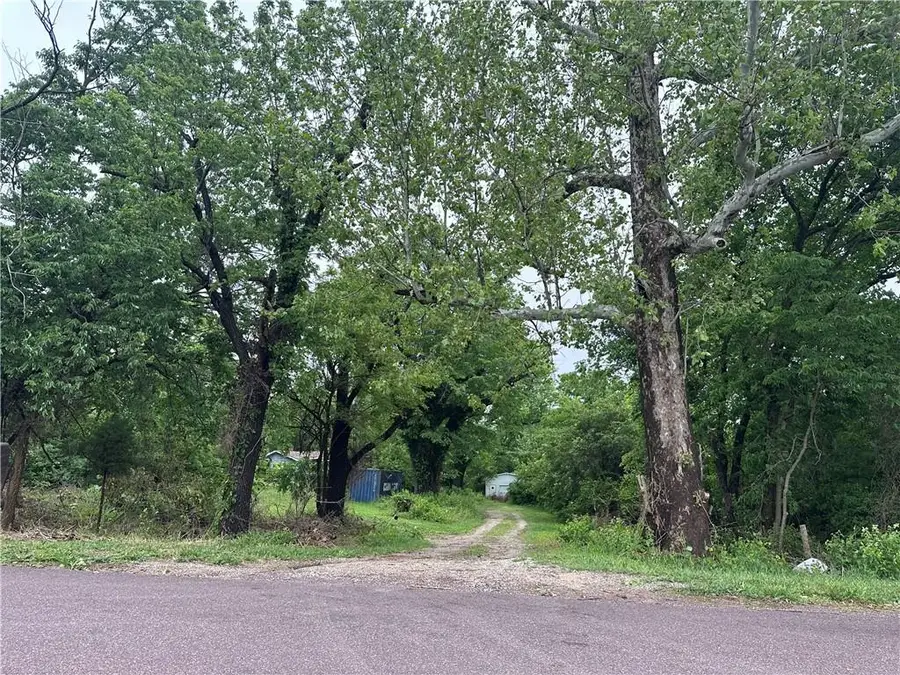 15058 166th Street, Bonner Springs, KS 66012 - #2