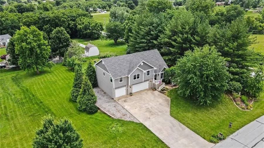 15215 Terra Pulchra Drive, Smithville, MO 64089 - #2