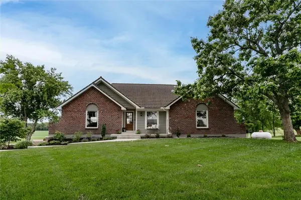 21385 Nall Avenue, Bucyrus, KS 66013