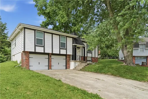 10408 Smalley Court, Kansas City, MO 64134