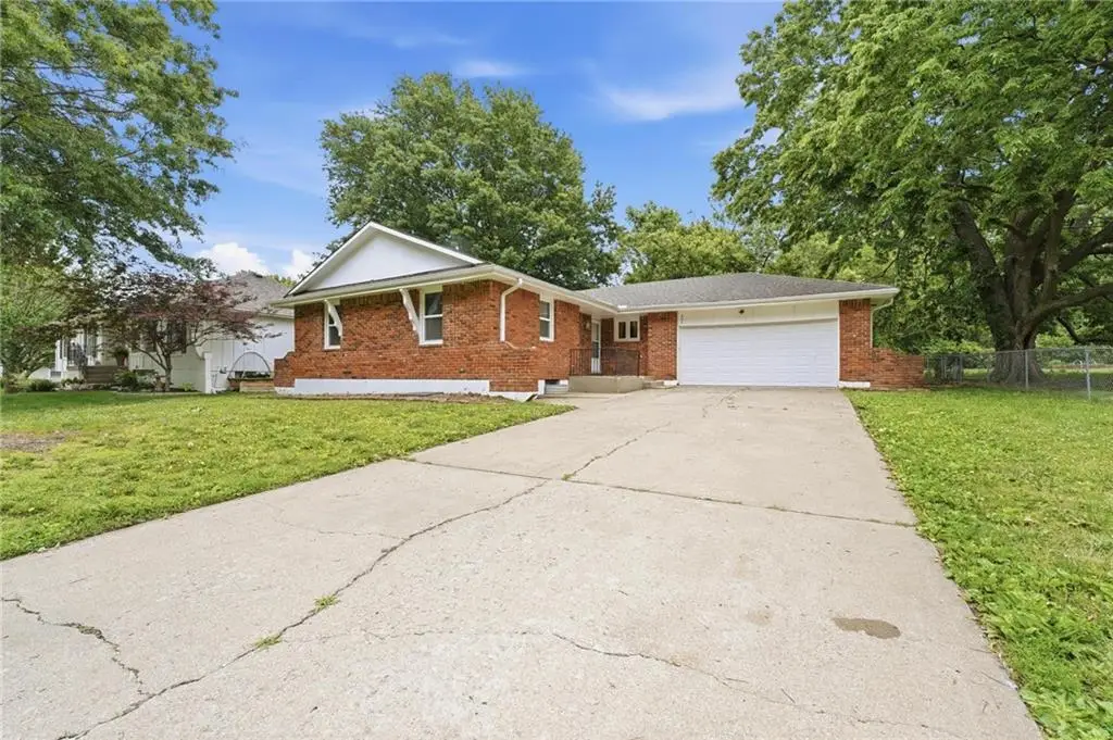 203 N Murphy Drive, Raymore, MO 64083 - #1