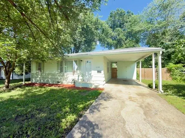 1116 N Clay Street, Nevada, MO 64772 - #1