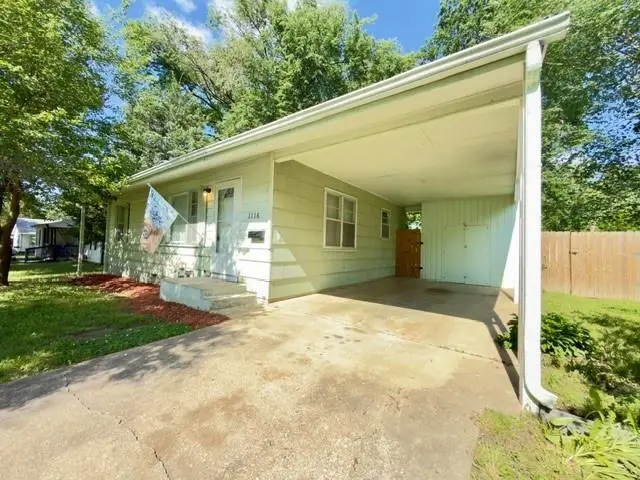 1116 N Clay Street, Nevada, MO 64772 - #3