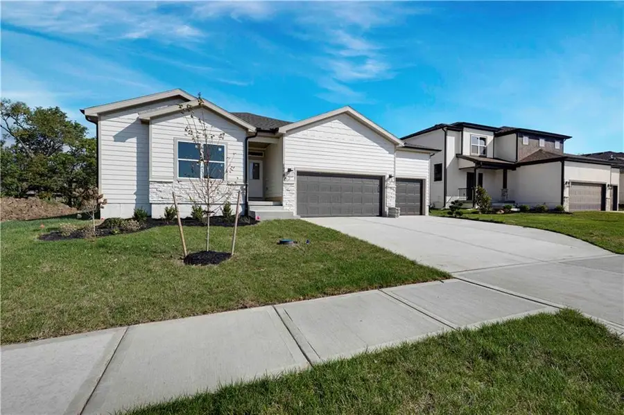 18580 W 195 Street, Spring Hill, KS 66083 - #3