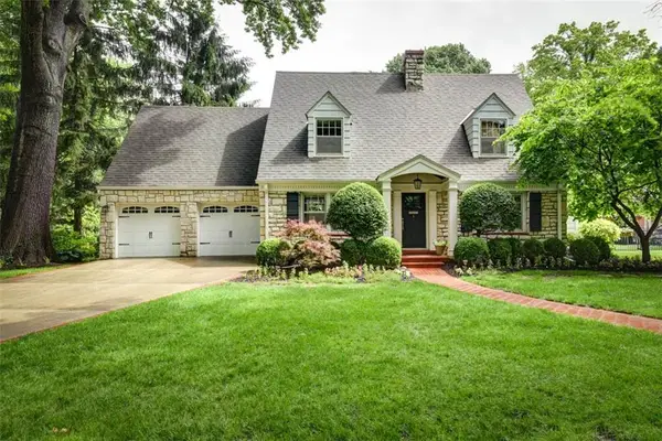 8033 Meadow Lane, Leawood, KS 66206