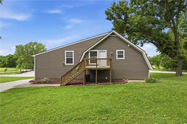 25095 W 215th Street, Spring Hill, KS 66083