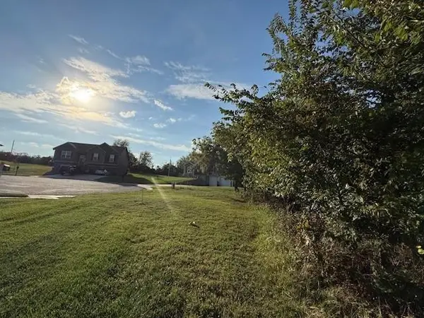 817 N Walnut Lane, Lone Jack, MO 64070