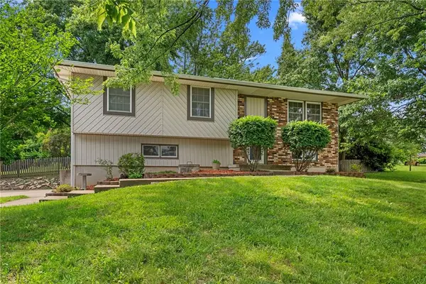 14396 Greentree Lane, Olathe, KS 66061