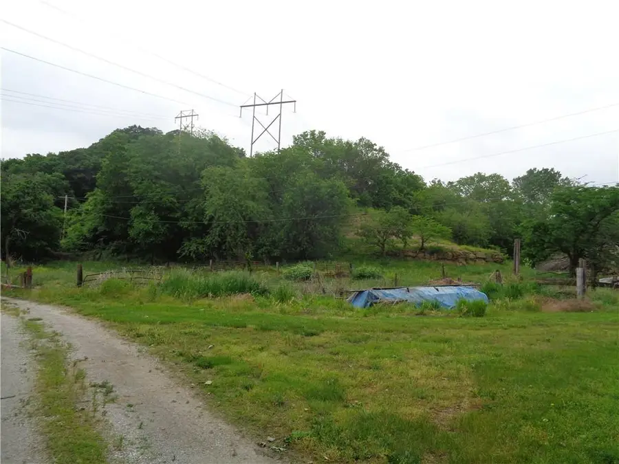 3905 N Barnes Road, Independence, MO 64058 - #3