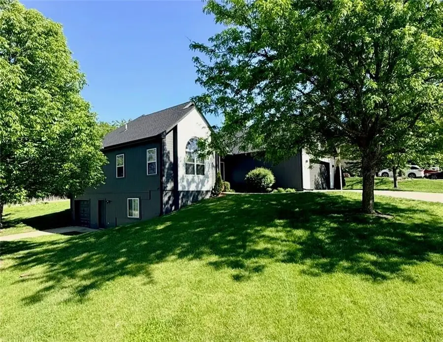 2312 NE 24th Street, Blue Springs, MO 64029 - #3