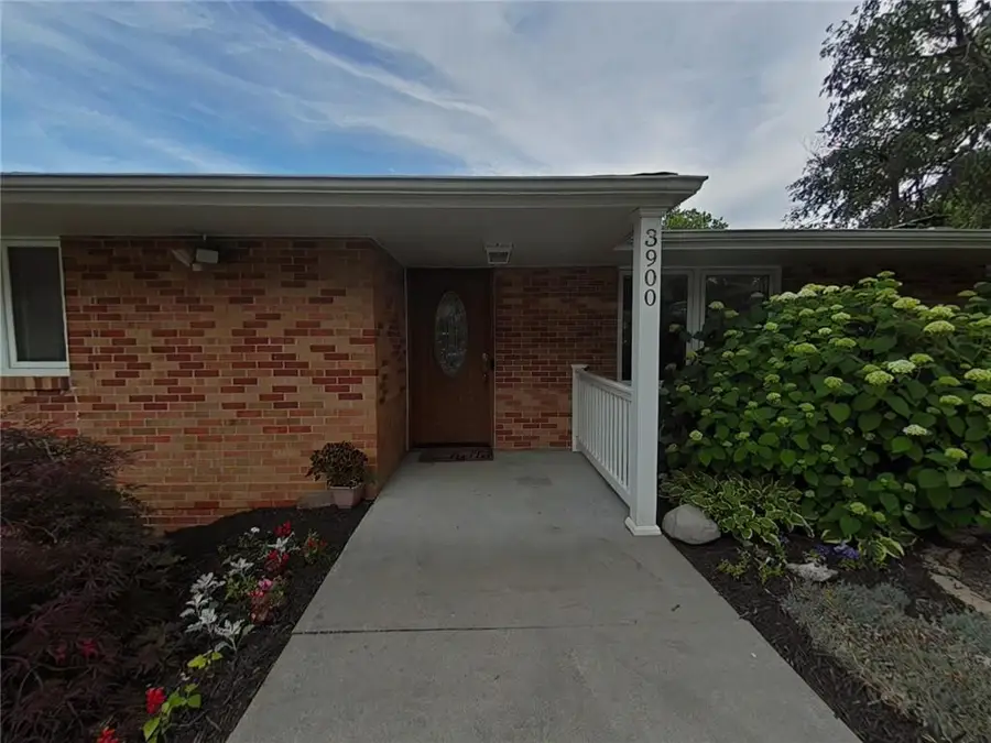 3900 E Hills Drive, Saint Joseph, MO 64503 - #3