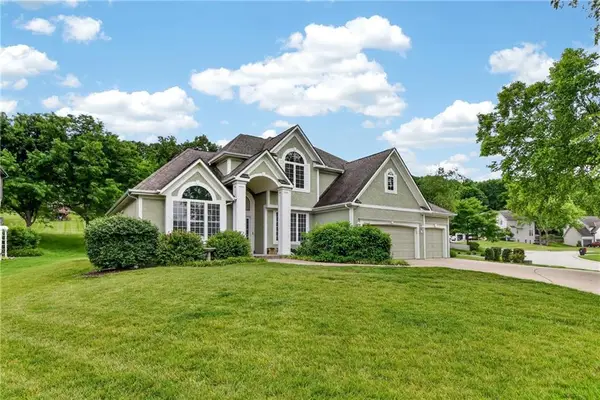 149 NE Misty Meadow Circle, Lee's Summit, MO 64064