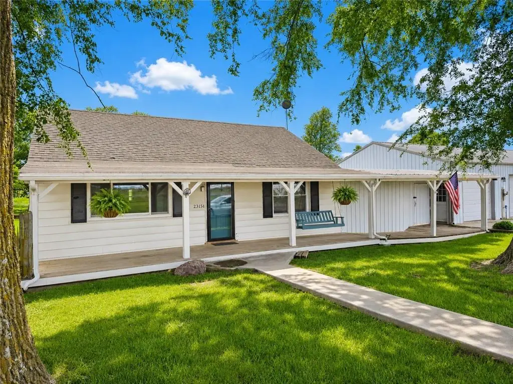 23151 207th Street, Tonganoxie, KS 66086 - #1