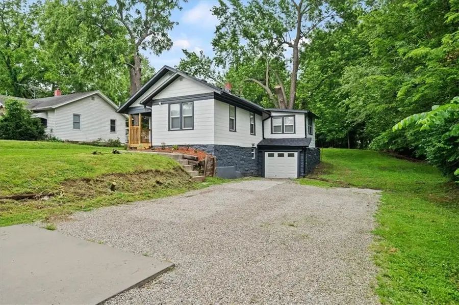 1007 S Crisp Avenue, Independence, MO 64054 - #3