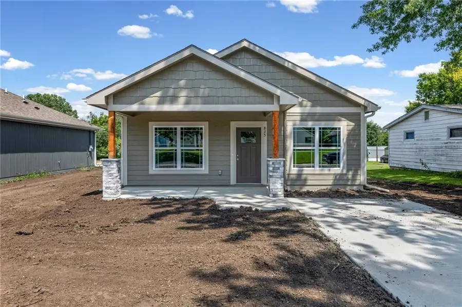 835 S Cherry Street, Ottawa, KS 66067 - #2