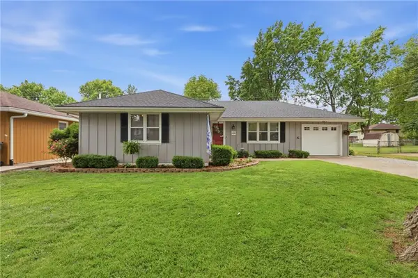 128 Karen Lane, Lansing, KS 66043