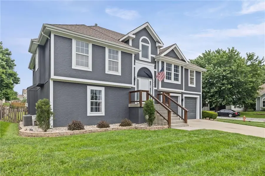 414 Donegal Drive, Smithville, MO 64089 - #2
