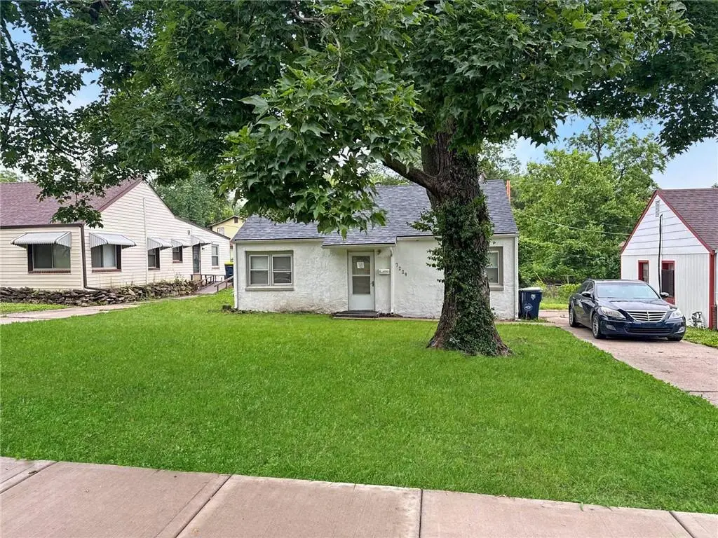 7229 Agnes Avenue, Kansas City, MO 64132 - #1