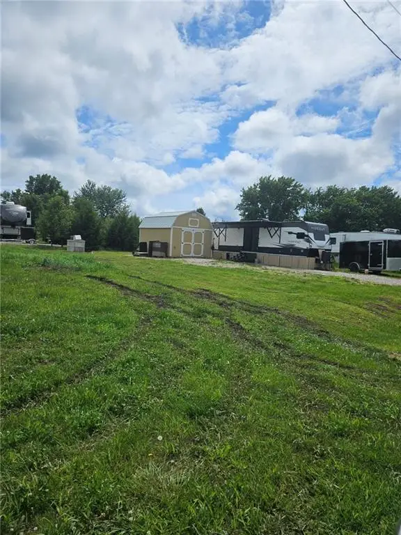 6 Greenwood Lane, Linn Valley, KS 66040