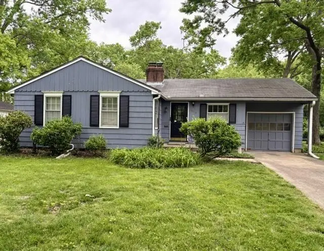 4909 Tomahawk Road, Prairie Village, KS 66208 - #1