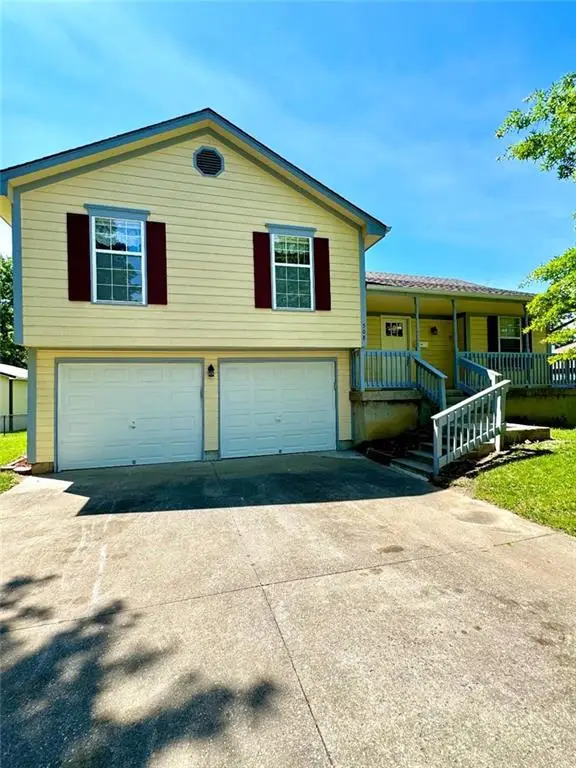 508 Quail Creek Drive, Odessa, MO 64076
