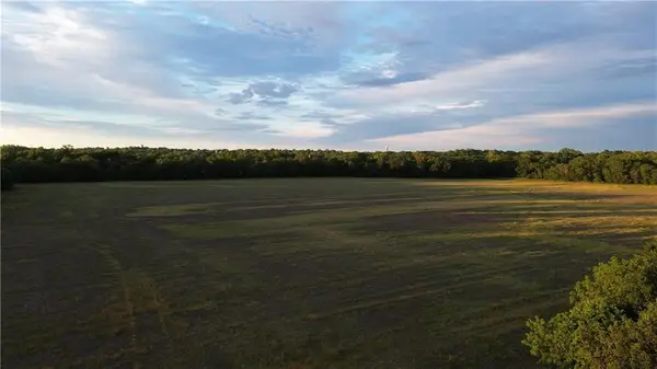 Stewart Lane, Paola, KS 66071