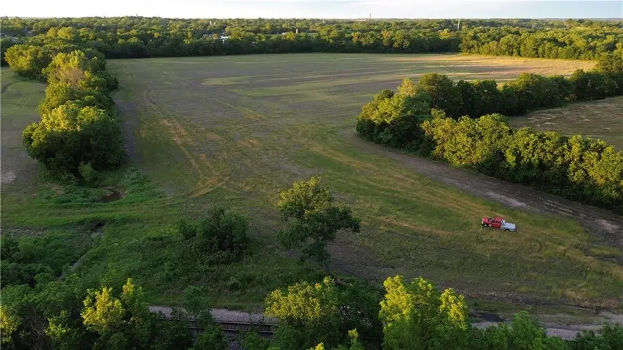Stewart Lane, Paola, KS 66071 - #2