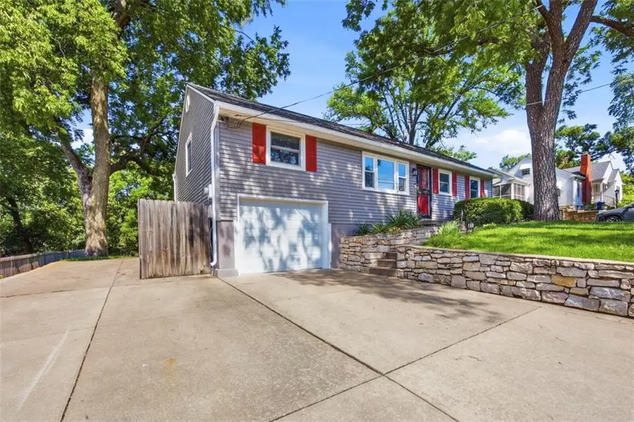 4816 Goodman Street, Shawnee, KS 66203 - #3