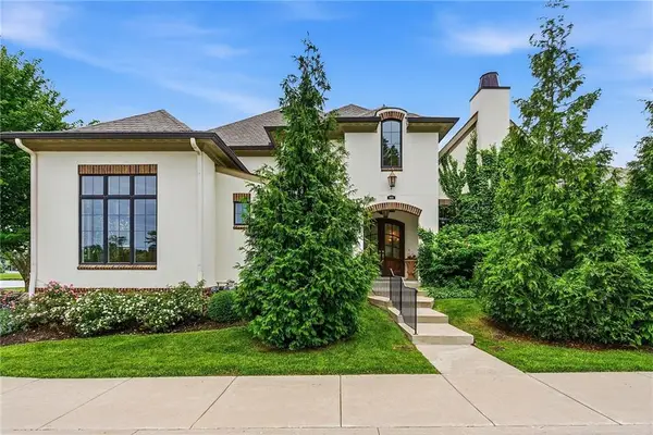 9320 Rosewood Drive, Prairie Village, KS 66207