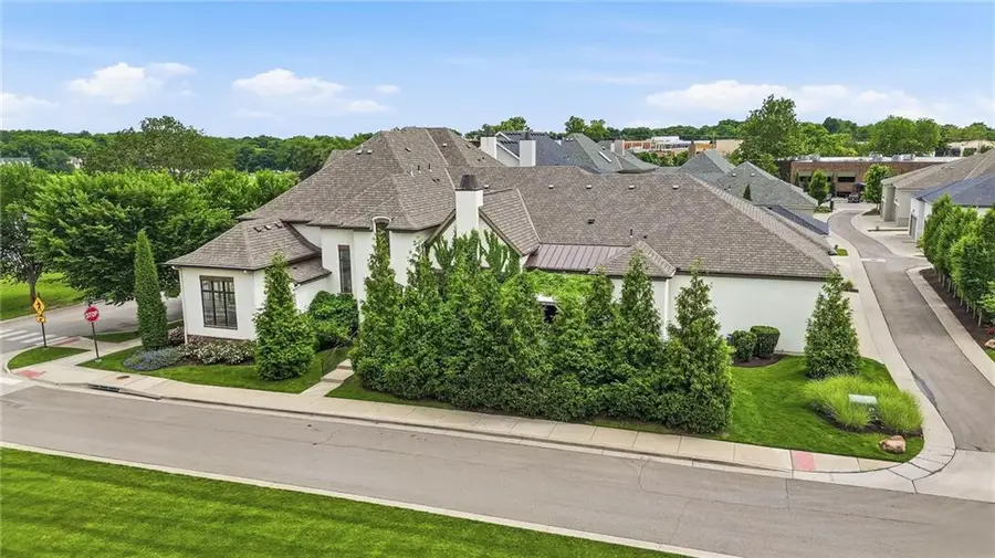 9320 Rosewood Drive, Prairie Village, KS 66207 - #3