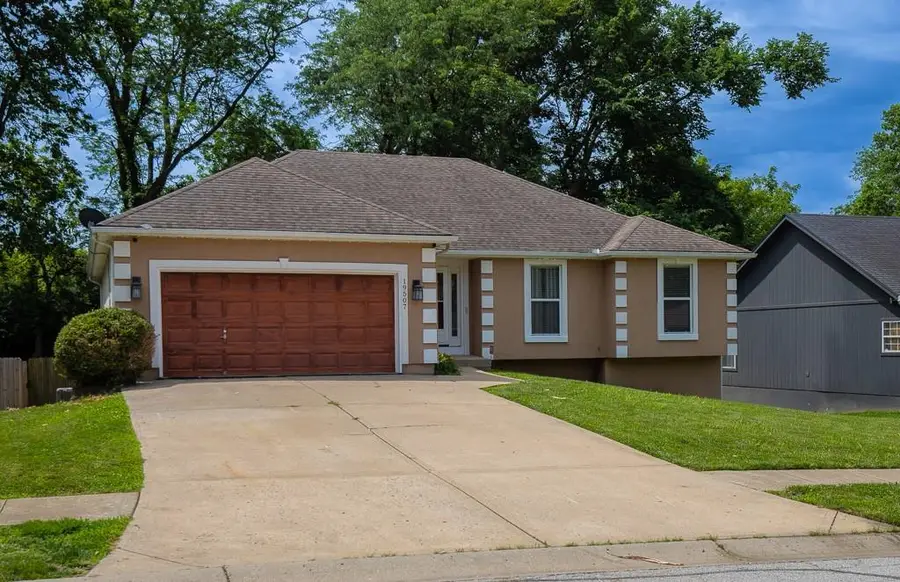 19507 Woodsbury Road, Independence, MO 64058 - #2