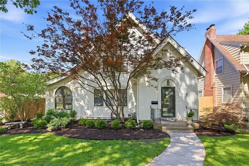 7244 Summit Street, Kansas City, MO 64114 - #1