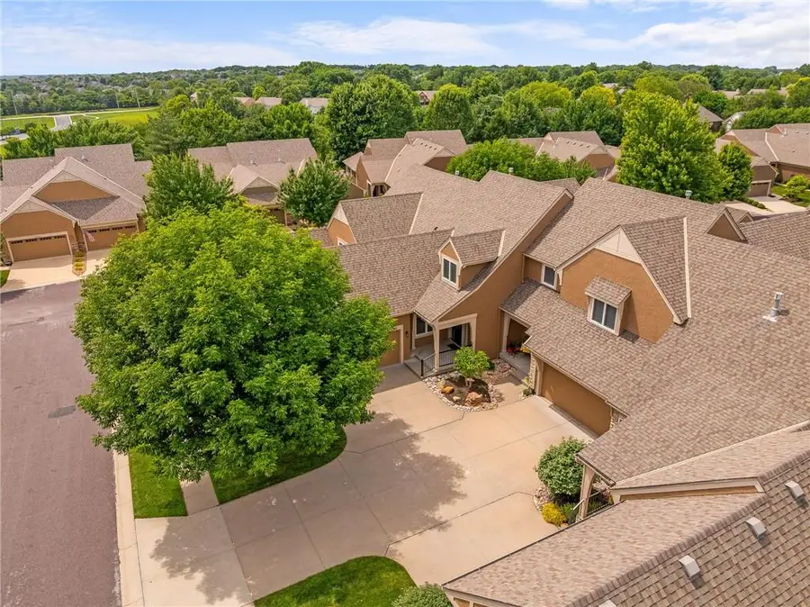 7892 W 157th Terrace, Overland Park, KS 66223 - #2