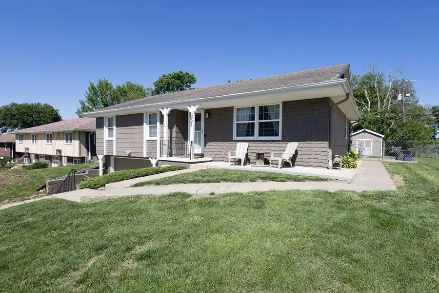 1501 Tamara Drive, Saint Joseph, MO 64506 - #2