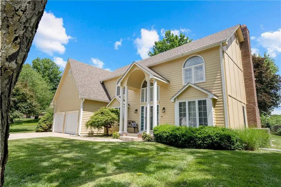 1305 NE Offshore Court, Blue Springs, MO 64014 - #2
