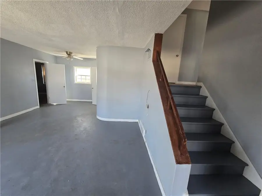 4405 N Oak Trafficway, Kansas City, MO 64116 - #3