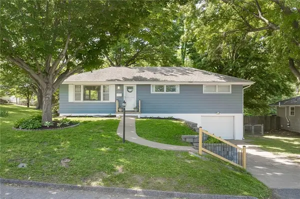 3620 Jackson Street, St Joseph, MO 64507