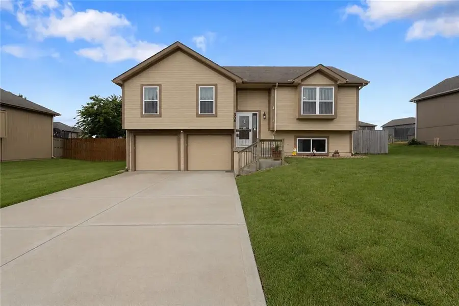 305 193rd Street, Smithville, MO 64089 - #2