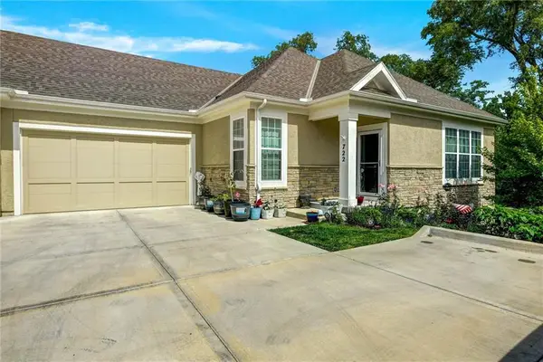 722 E 110th Terrace, Kansas City, MO 64131