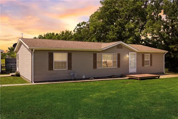 7677 1000 Road, Fredonia, KS 66736