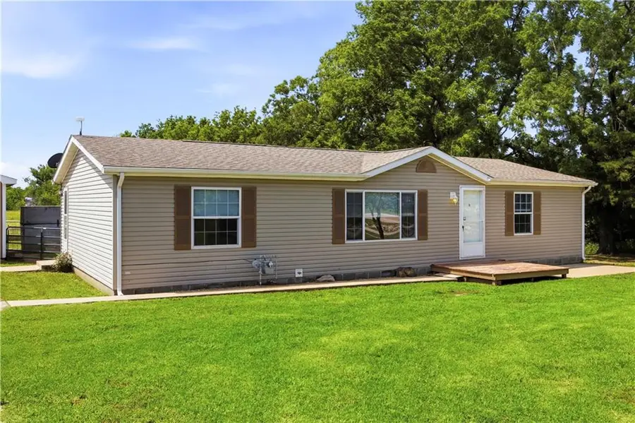 7677 1000 Road, Fredonia, KS 66736 - #2