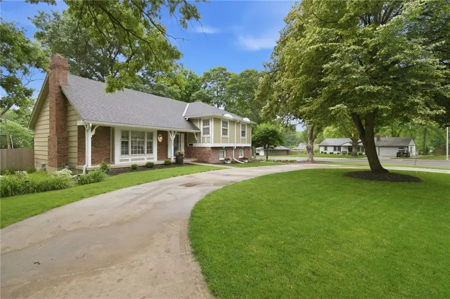 5443 W 100th Street W, Overland Park, KS 66207 - #2