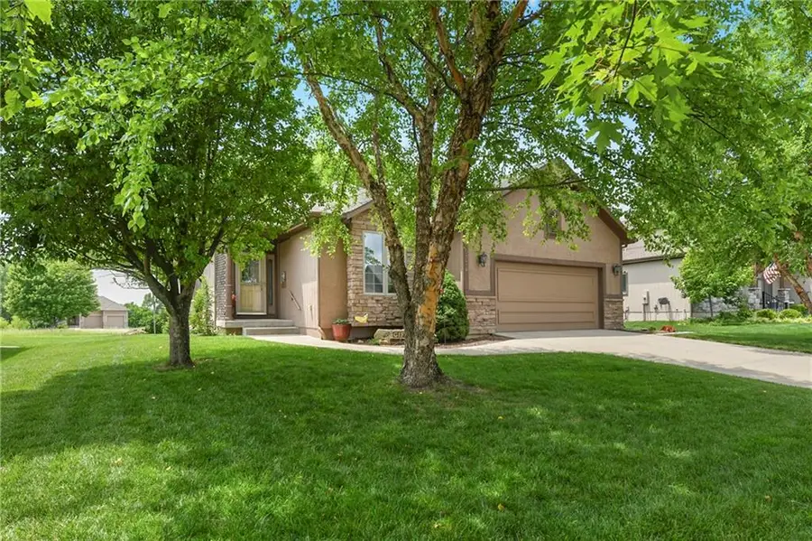 29374 Rockwood Avenue, Paola, KS 66071 - #2