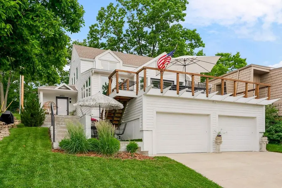252 Apache Trail W, Lake Quivira, KS 66217 - #2
