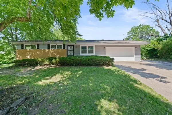 2618 Overton Circle, Independence, MO 64052