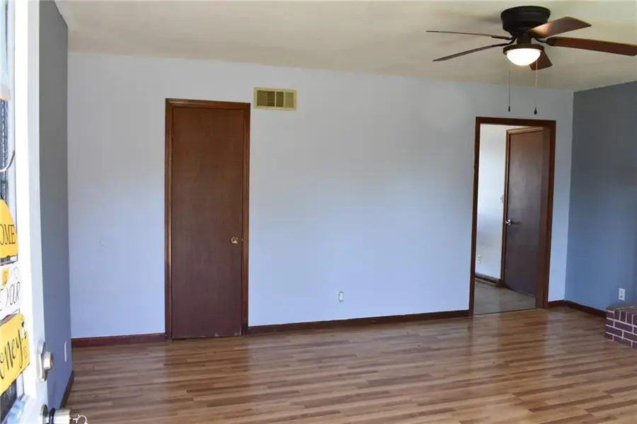 329 W Slater Street, Marshall, MO 65340 - #3