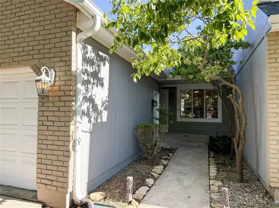 8323 W 120 Terrace, Overland Park, KS 66213 - #2