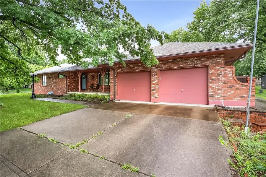 304 S Delaware Street, Archie, MO 64725 - #2