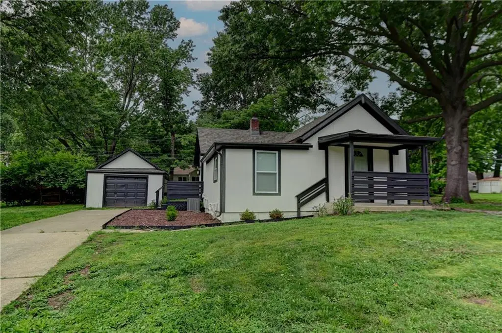 7126 Main Street, Kansas City, MO 64114 - #1