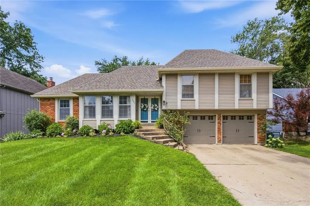 7822 Westgate Drive, Lenexa, KS 66216 - #1